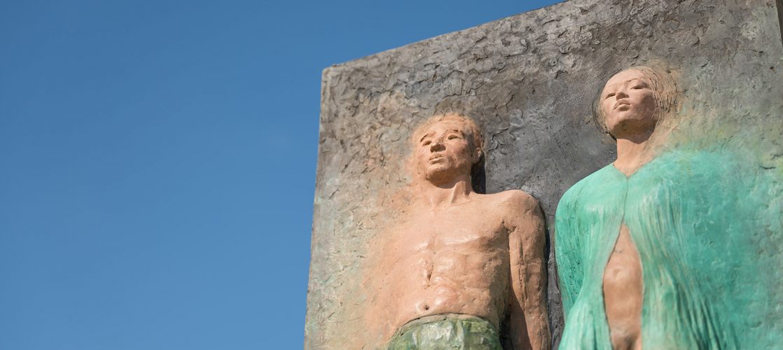 “VITE SOSPESE” DI PAOLO BORGHI NELLA PIAZZA DELL’OSPEDALE